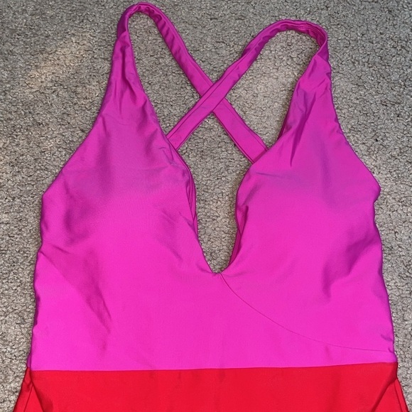 Summersalt The Deep Dive Colorblock One Piece Swimsuit Lava Hibiscus 8 - Picture 5 of 10